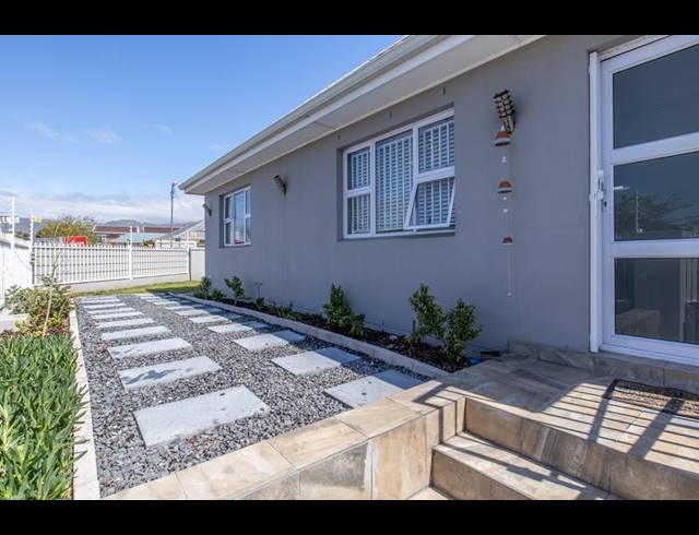 3 BEDROOM HOUSE FOR SALE IN HEATHFIELD